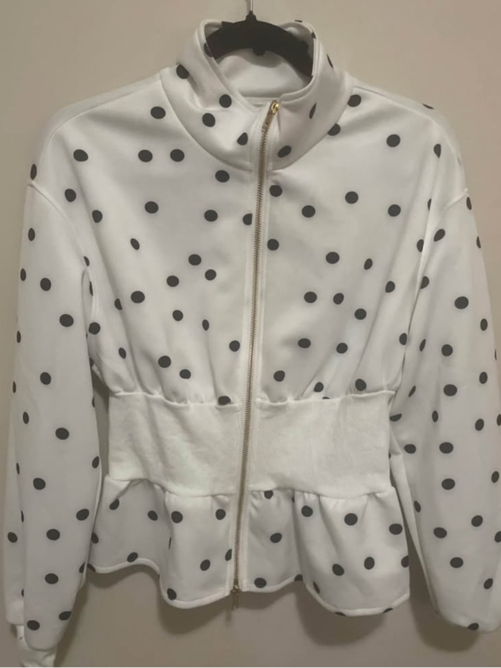 Unique, Elegant, Niche, Non-matching Style Size M